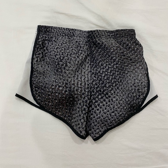 Nike shorts - Picture 2 of 3